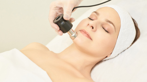 Trattamento viso con elettroporazione presso Skin Swiss Center